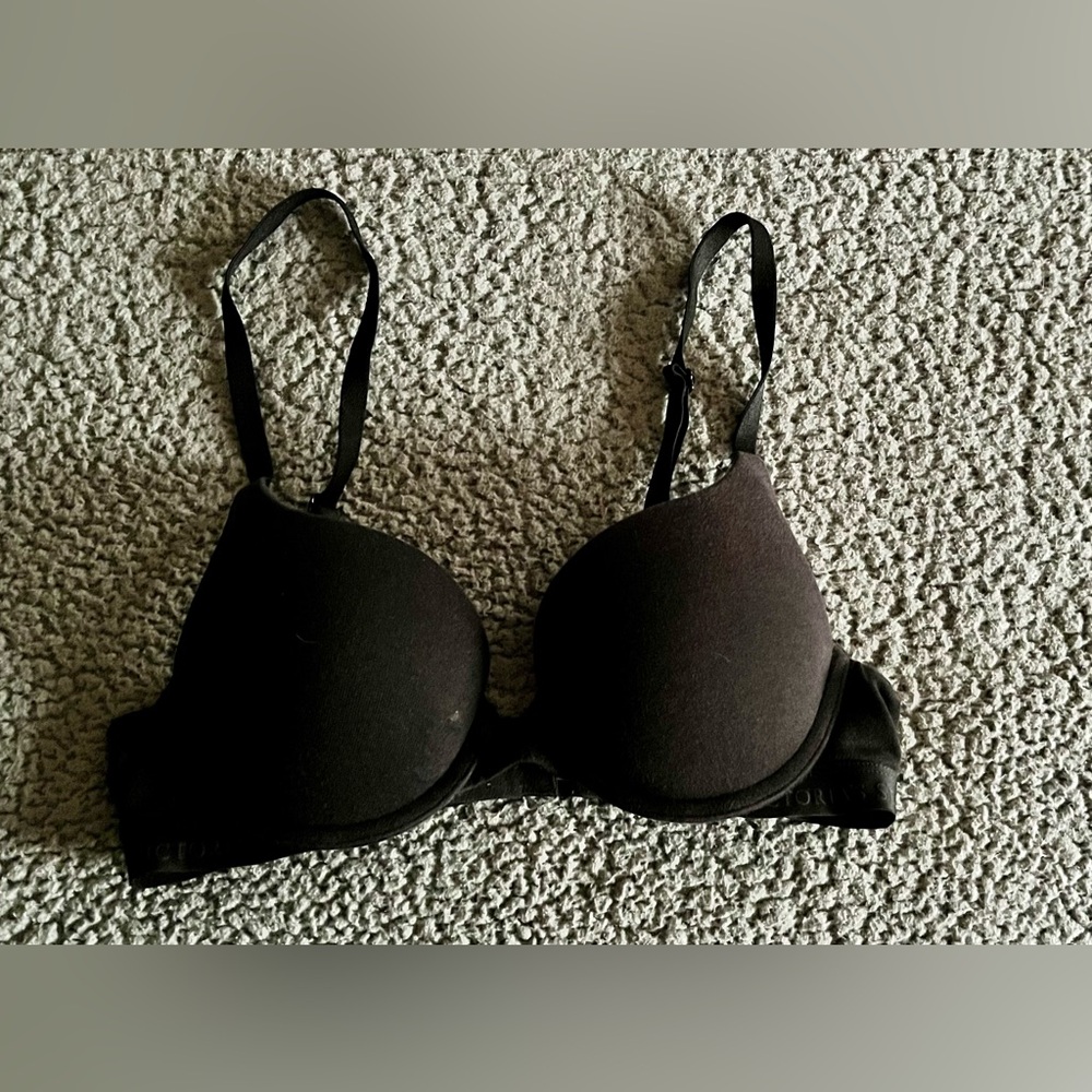 Victoria’s Secret Padded Bra Size 32A